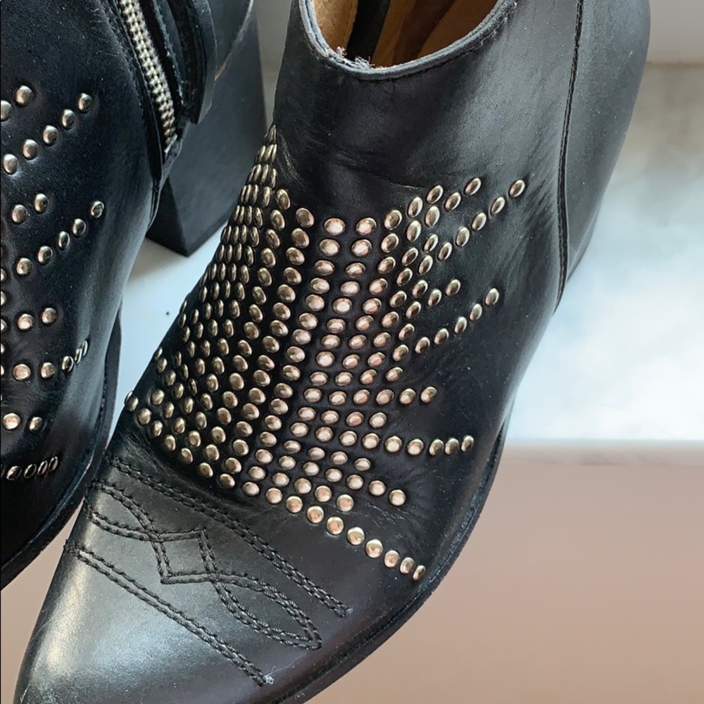 🤠 Boots - Picture 2 of 4